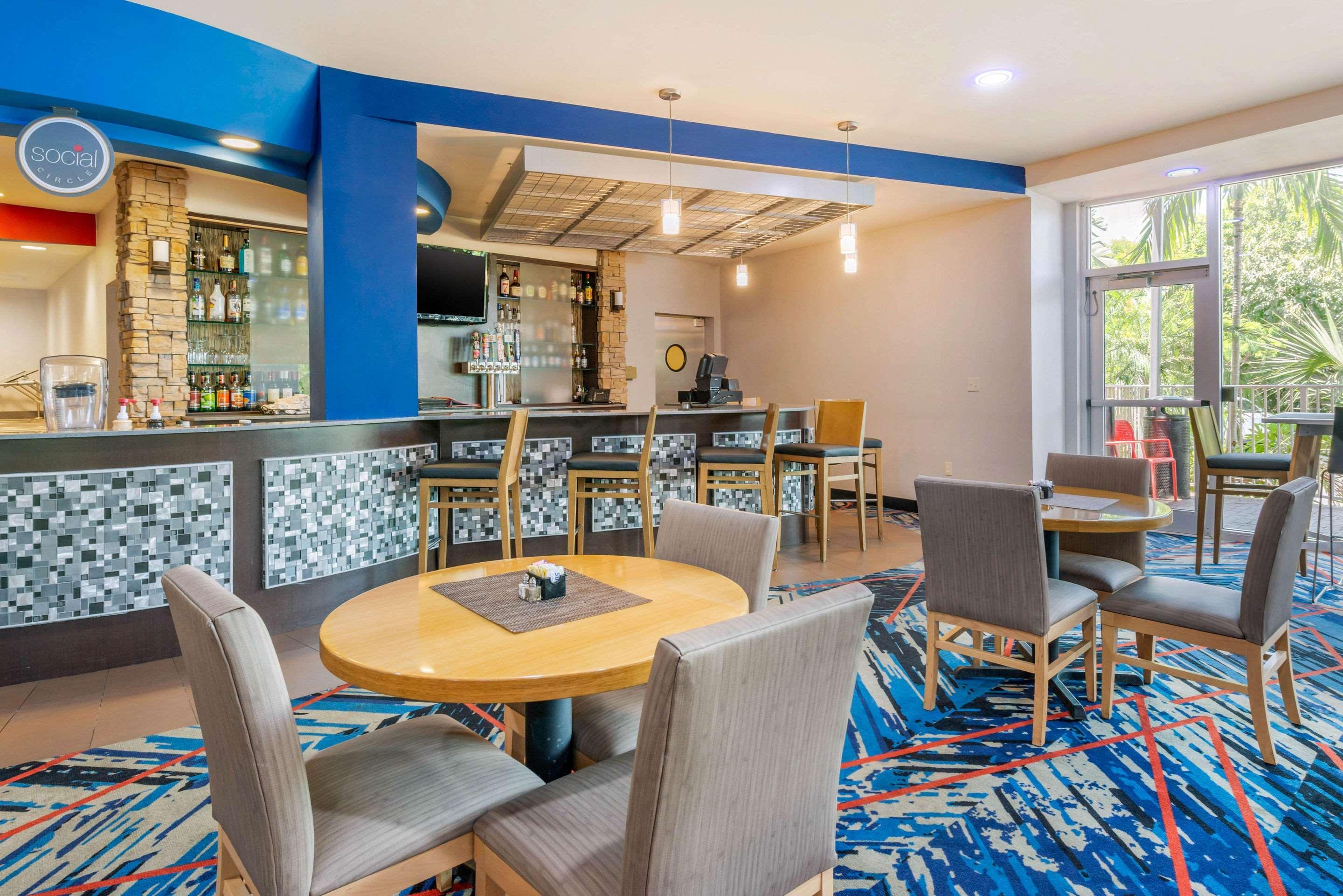 Cambria Hotel Ft Lauderdale, Airport South & Cruise Port Дания-Бич Экстерьер фото
