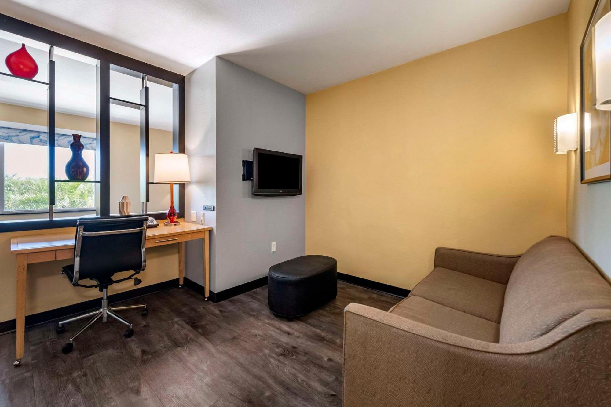 Cambria Hotel Ft Lauderdale, Airport South & Cruise Port Дания-Бич Экстерьер фото