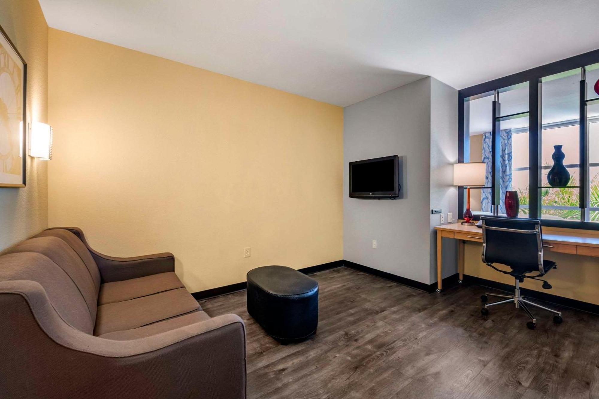 Cambria Hotel Ft Lauderdale, Airport South & Cruise Port Дания-Бич Экстерьер фото