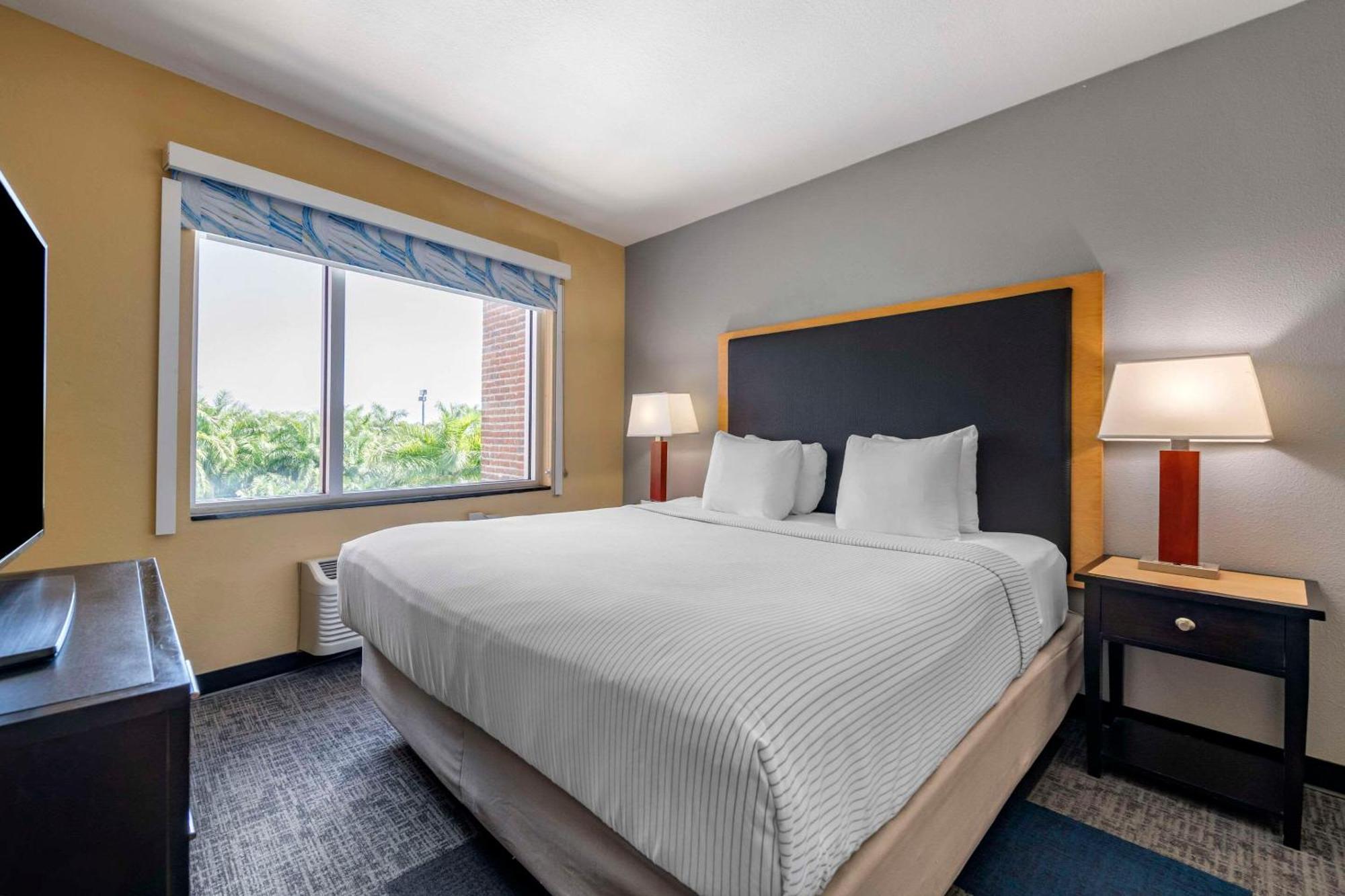 Cambria Hotel Ft Lauderdale, Airport South & Cruise Port Дания-Бич Экстерьер фото