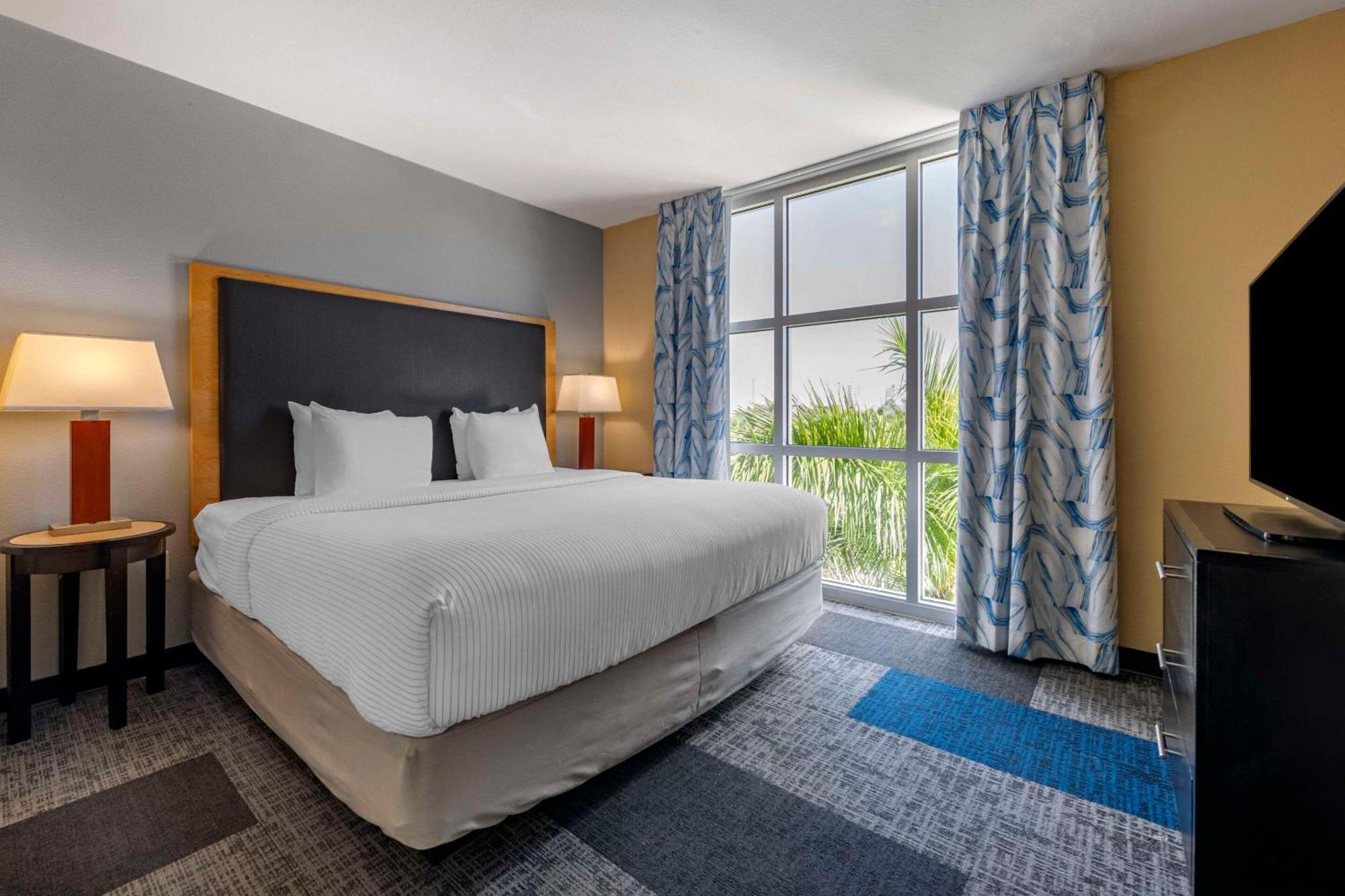 Cambria Hotel Ft Lauderdale, Airport South & Cruise Port Дания-Бич Экстерьер фото